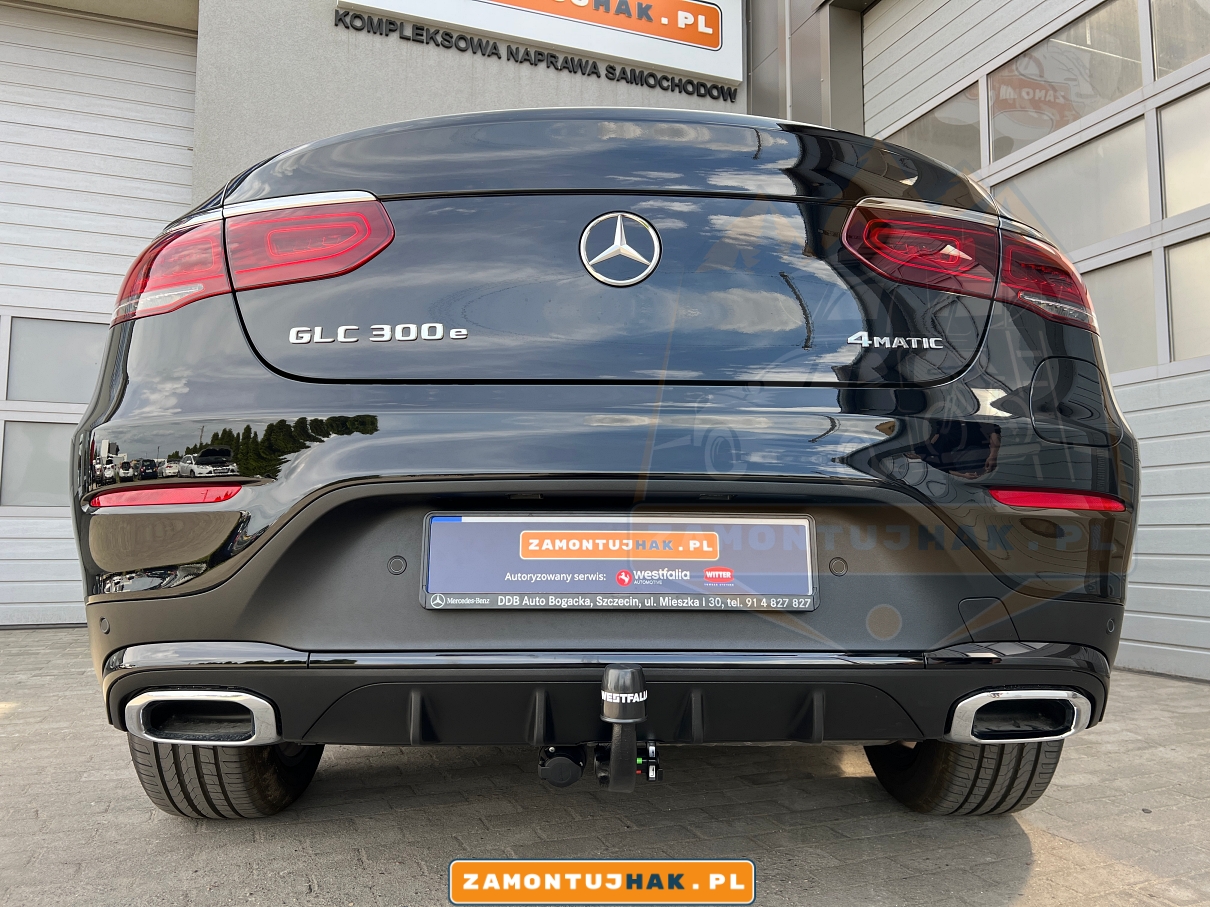 Zamontowany hak holowniczy Westfalia w Meredesie GLC Coupe 2022 - wybierz niezawodność i bezpieczeństwo dla swojego transportu